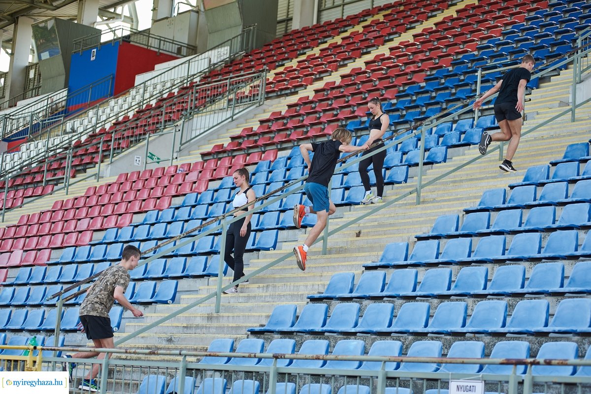 Atlétikai edzés a stadionban 20200518