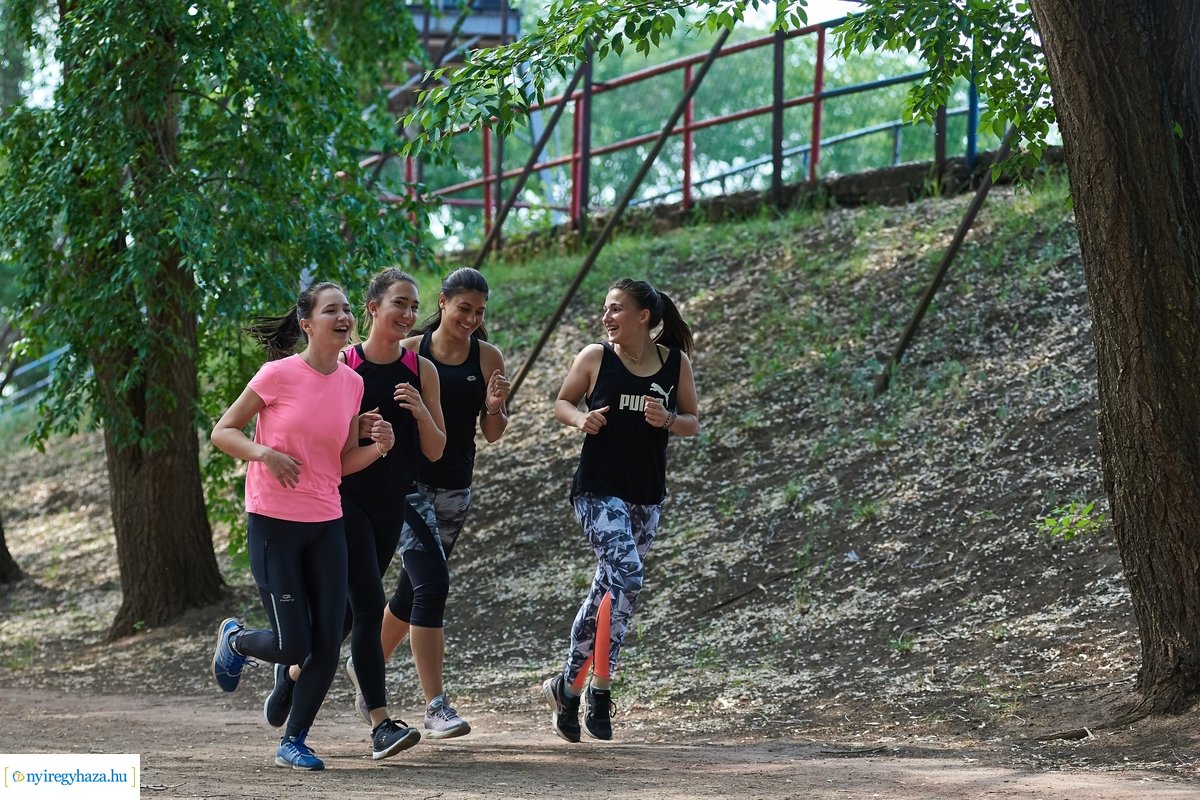 Atlétikai edzés a stadionban 20200518