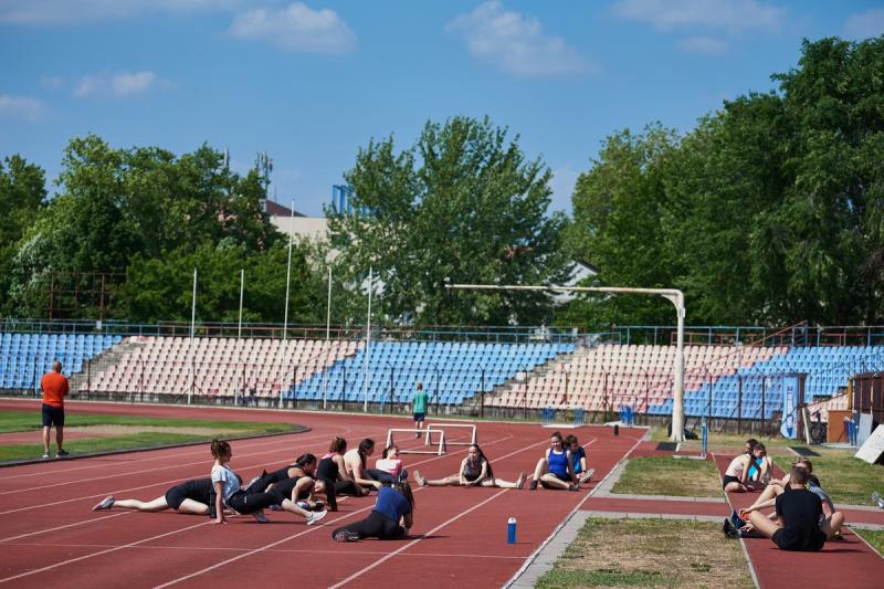 Atlétikai edzés a stadionban 20200518