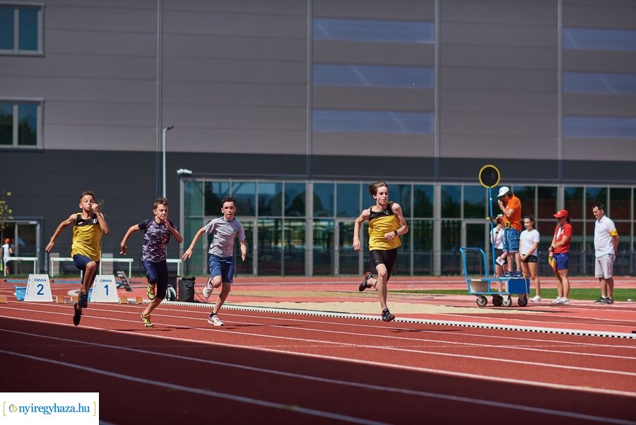Atlétikai verseny  az új pályán 20210624