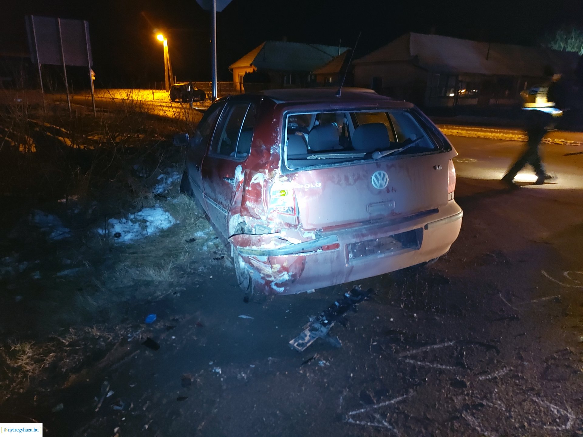 Autóbusz és személygépjármű ütközött péntek este