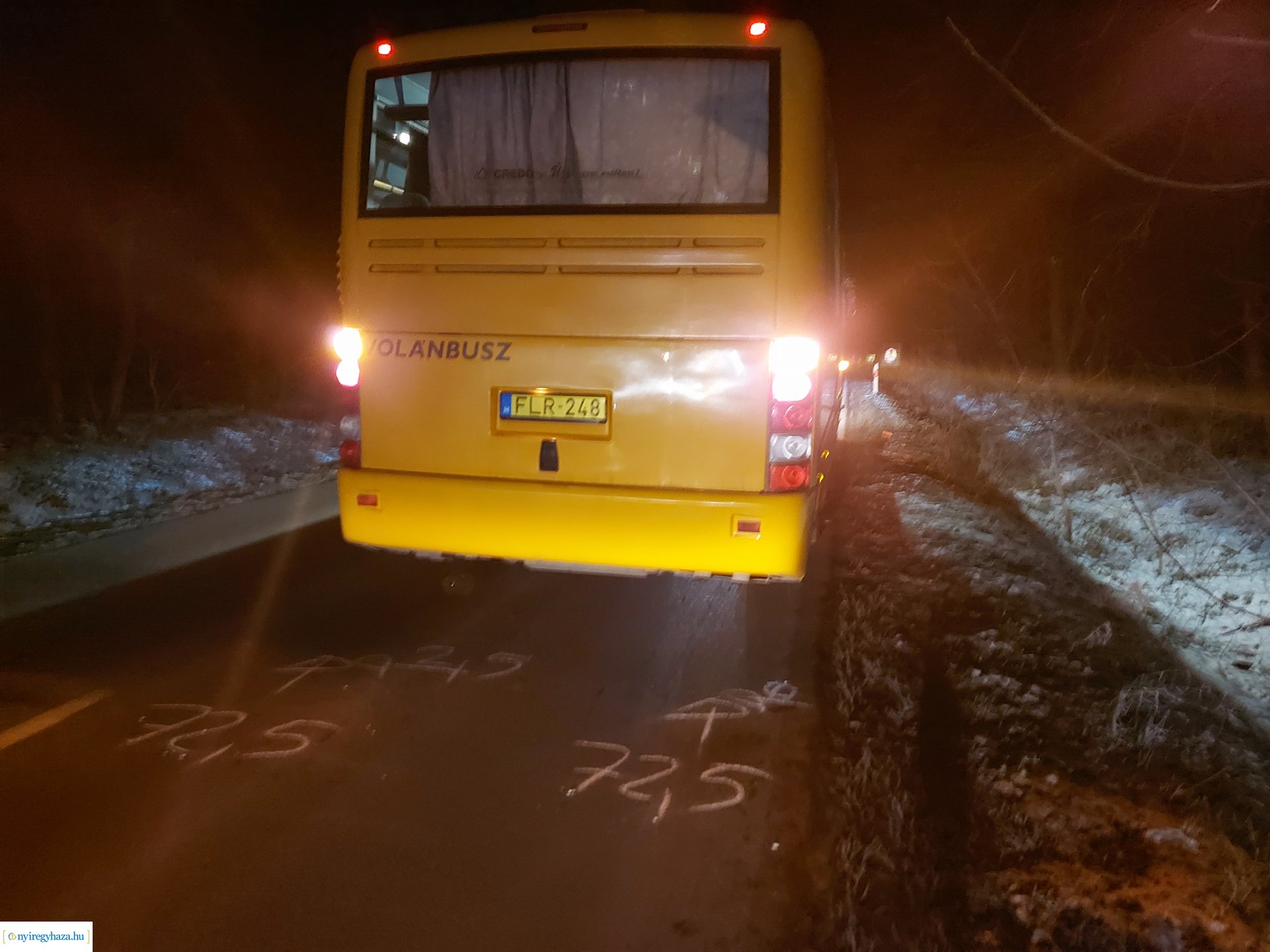 Autóbusz és személygépjármű ütközött péntek este