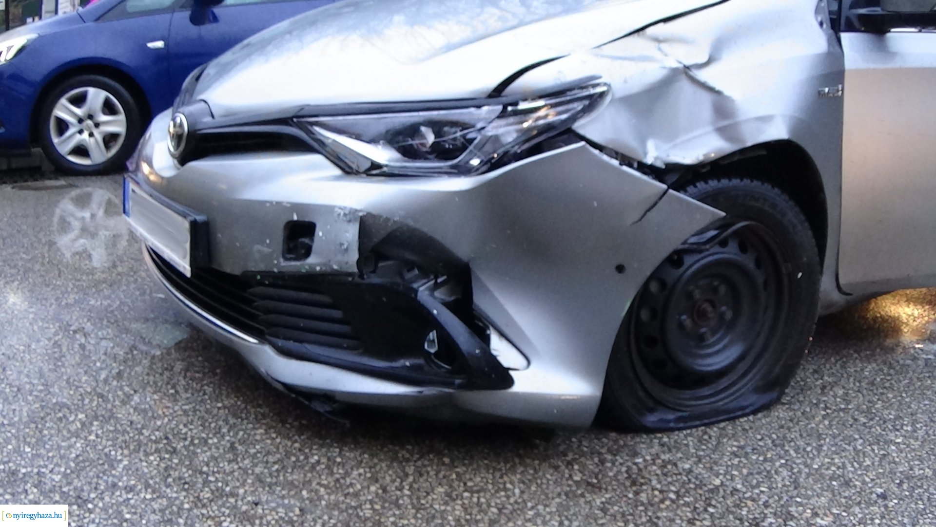 Autóbusz és személygépkocsi ütközött péntek reggel a Sóstói úton, a Garibaldi utcánál