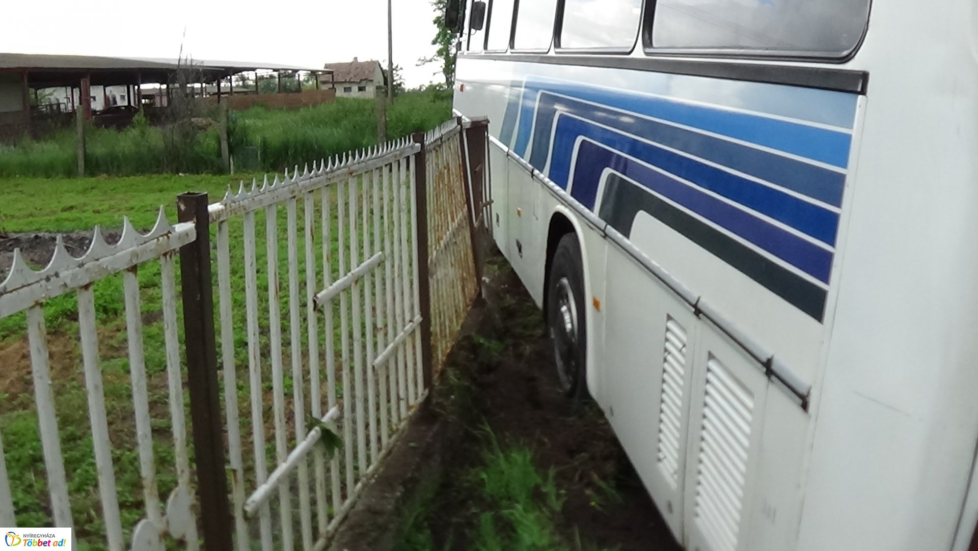 Autóbusz gázolt kerékpárost Butykasoron