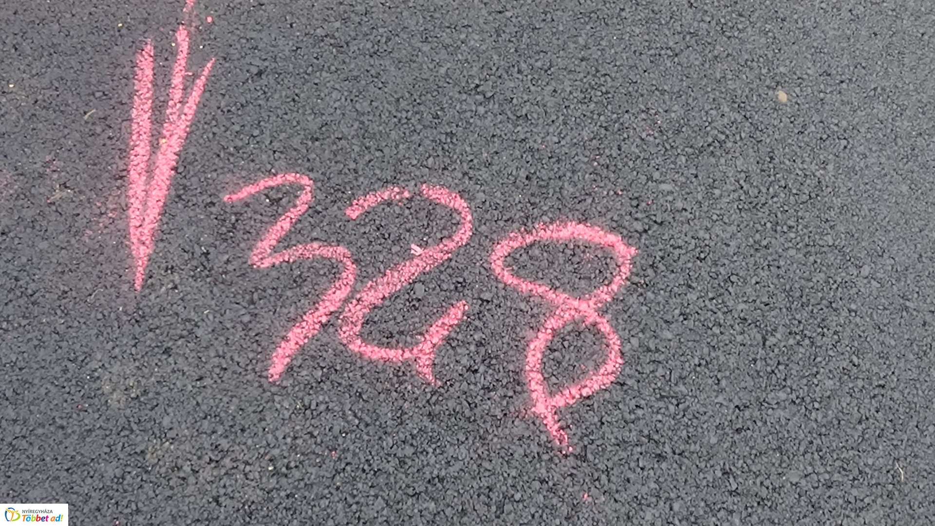 Autóbusz gázolt kerékpárost Butykasoron