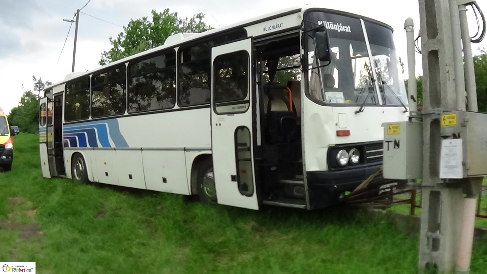 Autóbusz gázolt kerékpárost Butykasoron