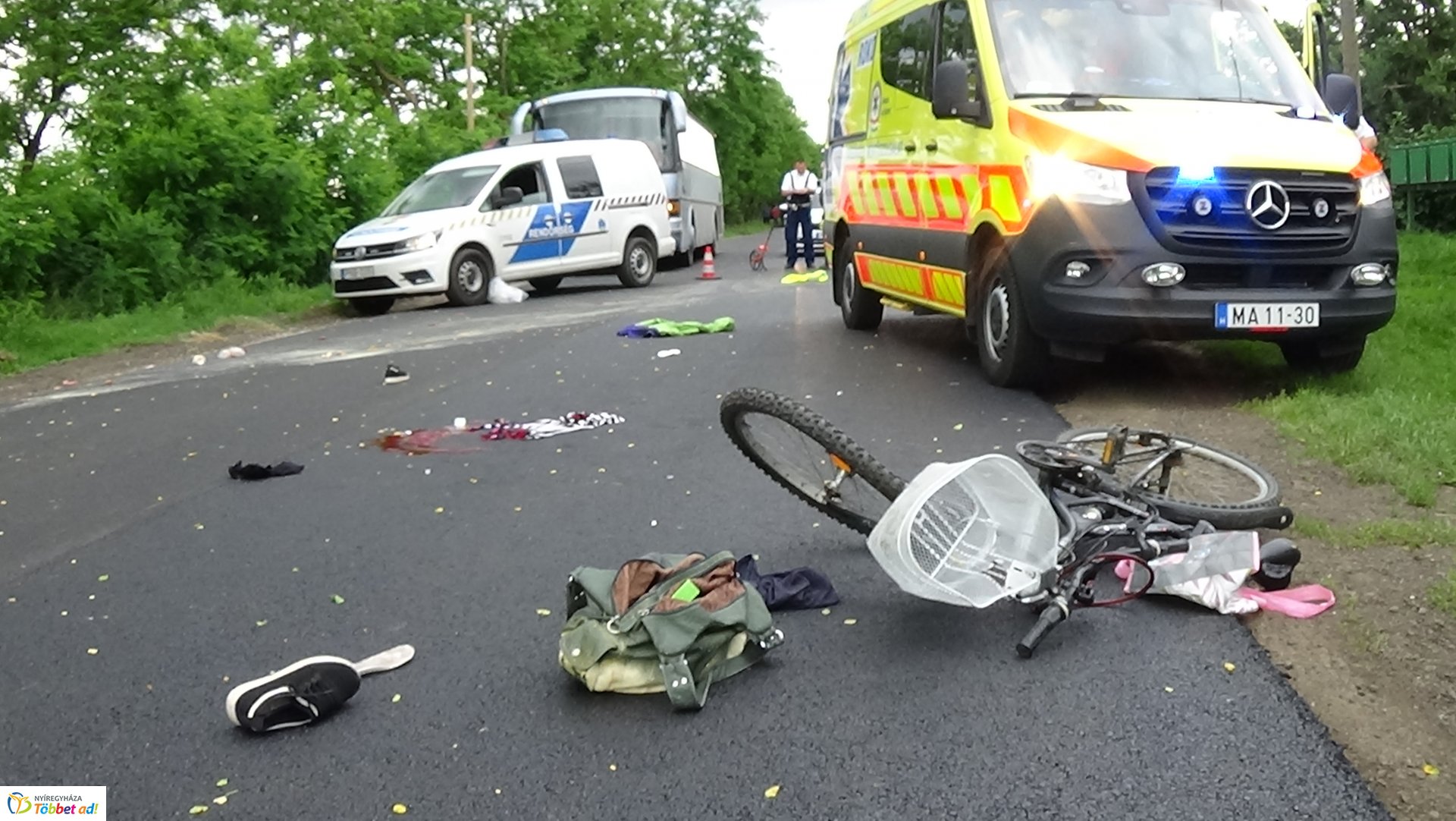 Autóbusz gázolt kerékpárost Butykasoron