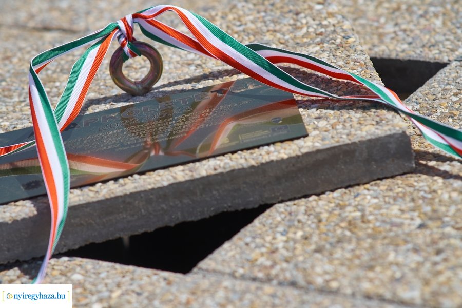 Autóbusz telephely alapkőletétele