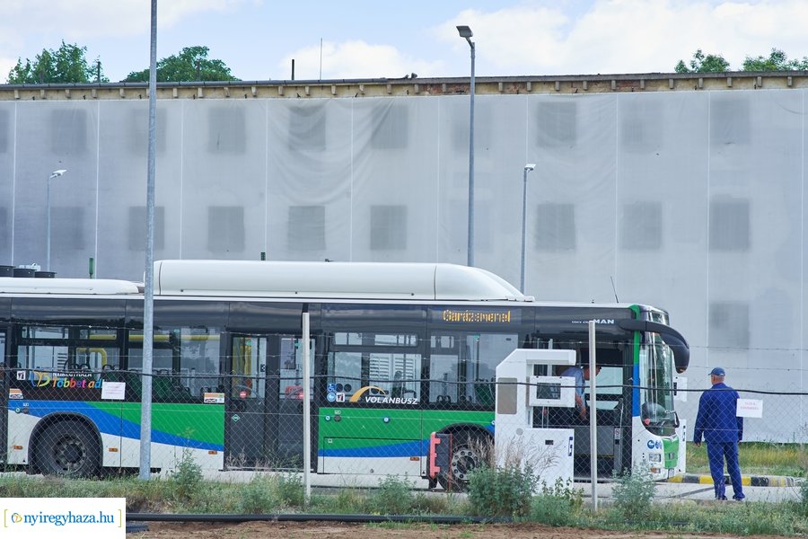 Autóbusz telephely alapkőletétele