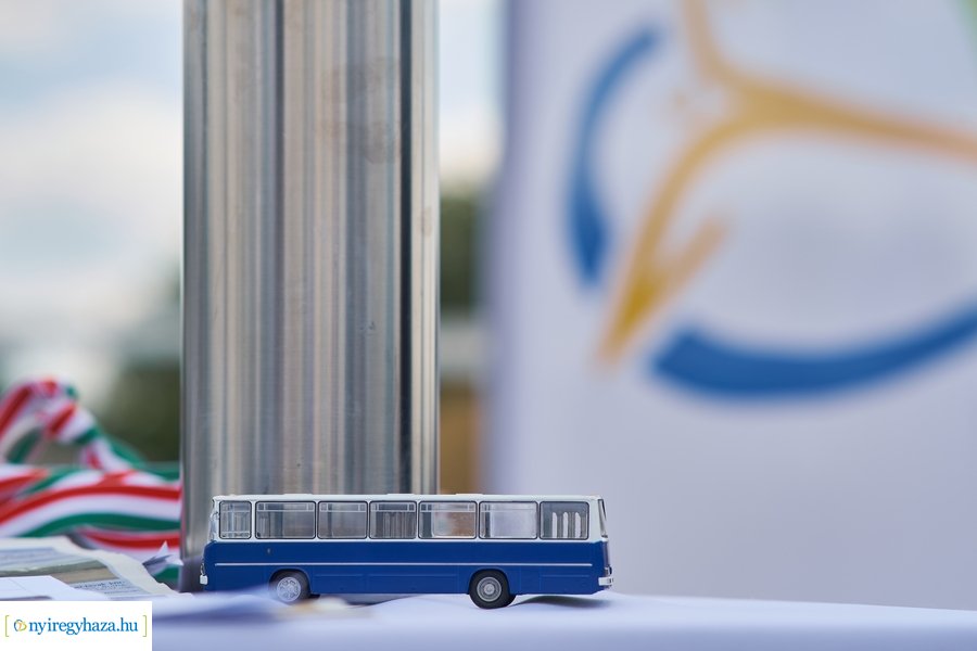 Autóbusz telephely alapkőletétele