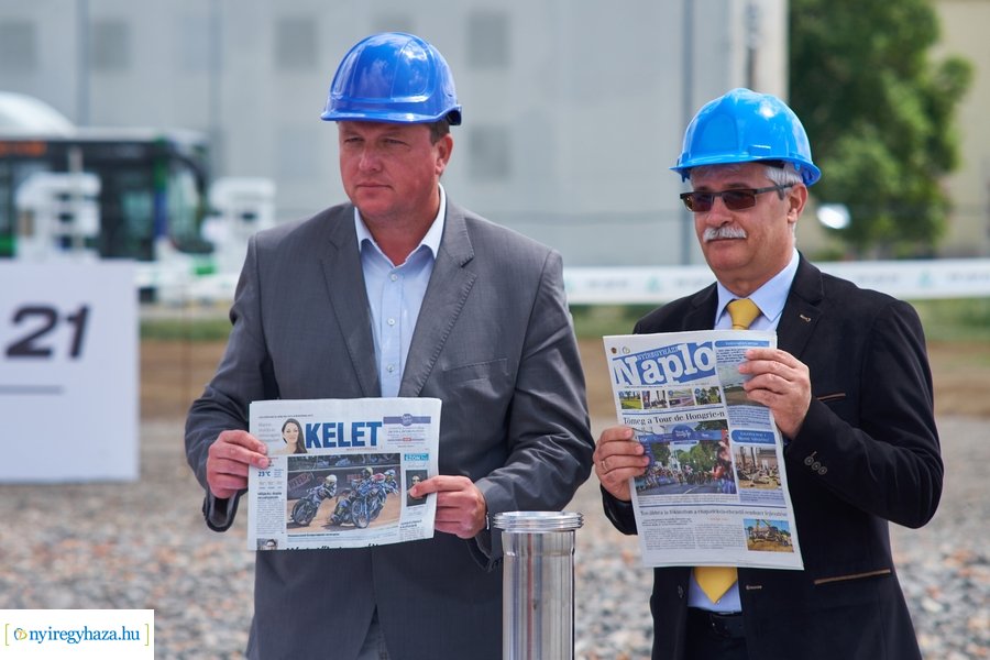 Autóbusz telephely alapkőletétele