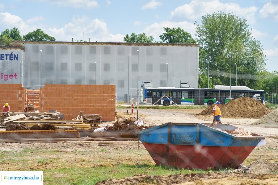 Autóbusz telephely alapkőletétele