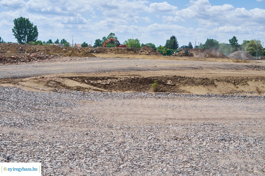 Autóbusz telephely alapkőletétele