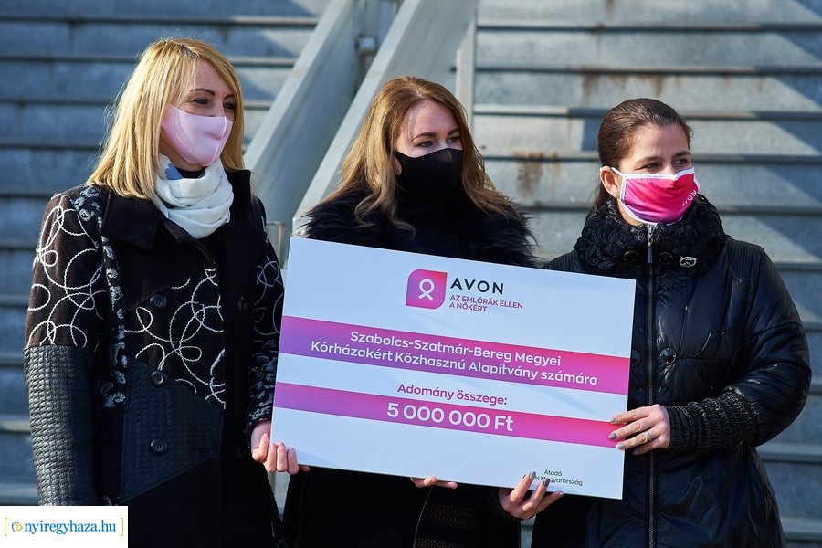 Avon adomány a kórháznak 20211124