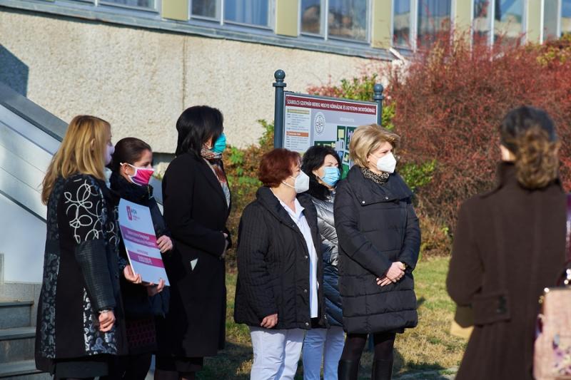 Avon adomány a kórháznak 20211124