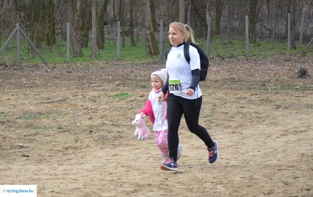 Az Ápolók futásán vettek részt a területvédelmi ezred katonái