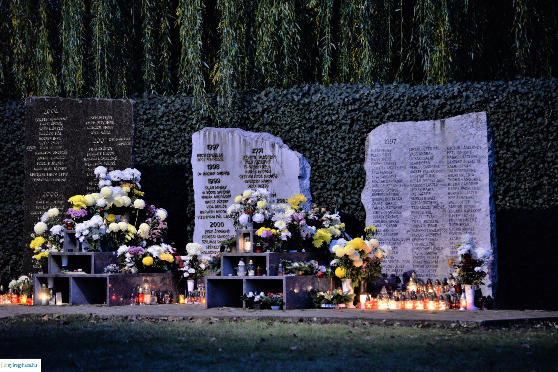 Az emlékezés fényei az Északi temetőben