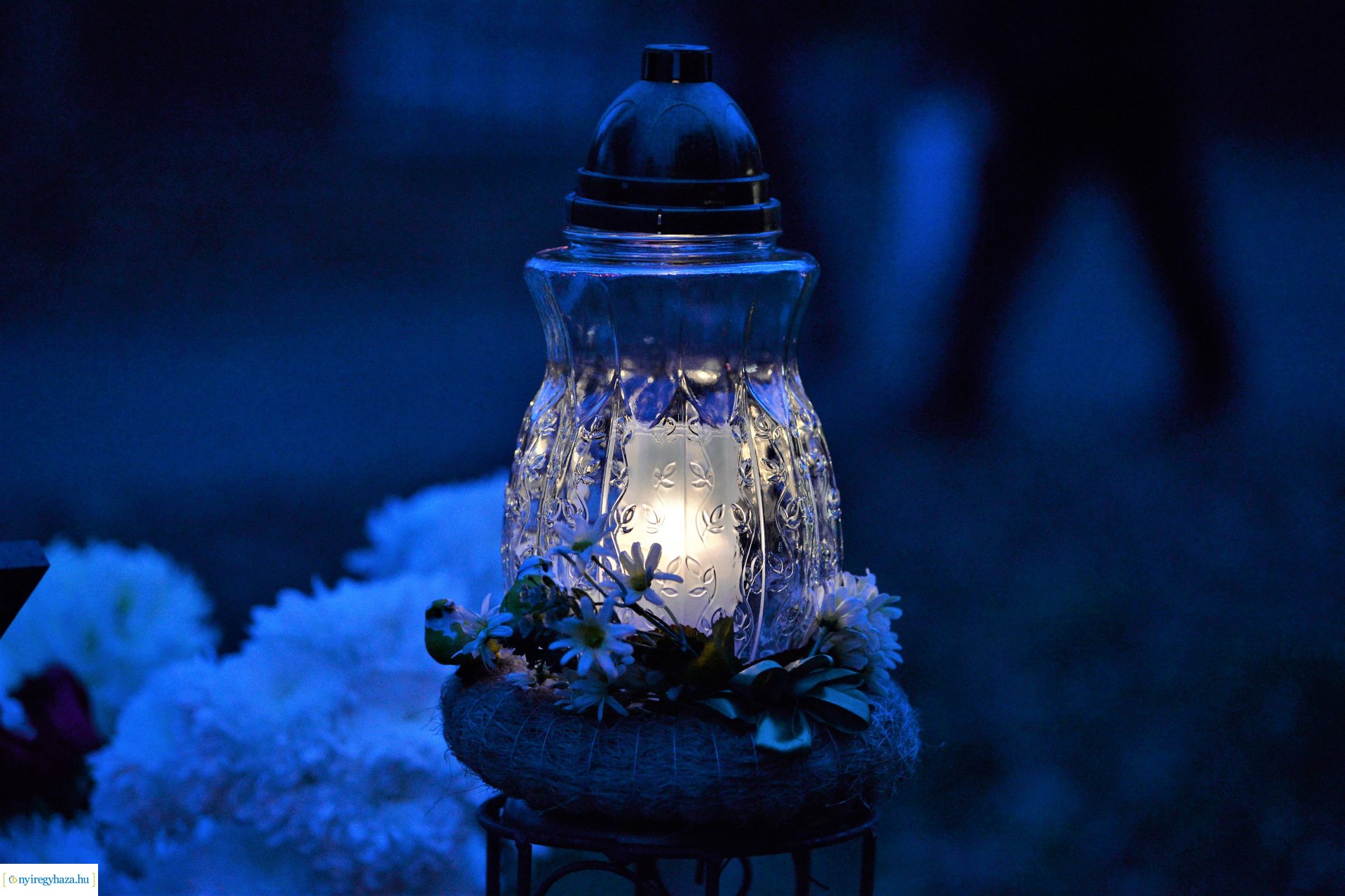 Az emlékezés fényei Mindenszentek napján