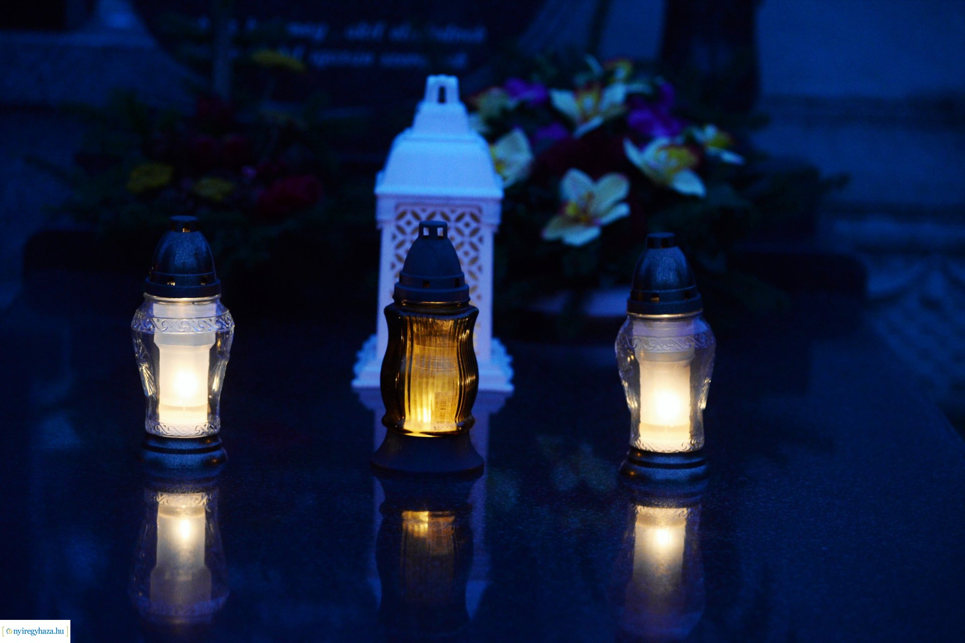 Az emlékezés fényei Mindenszentek napján