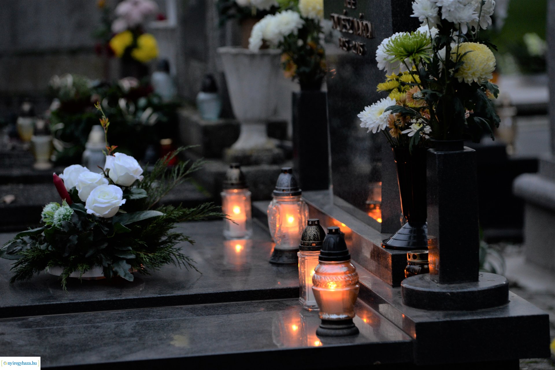 Az emlékezés fényei Mindenszentek napján