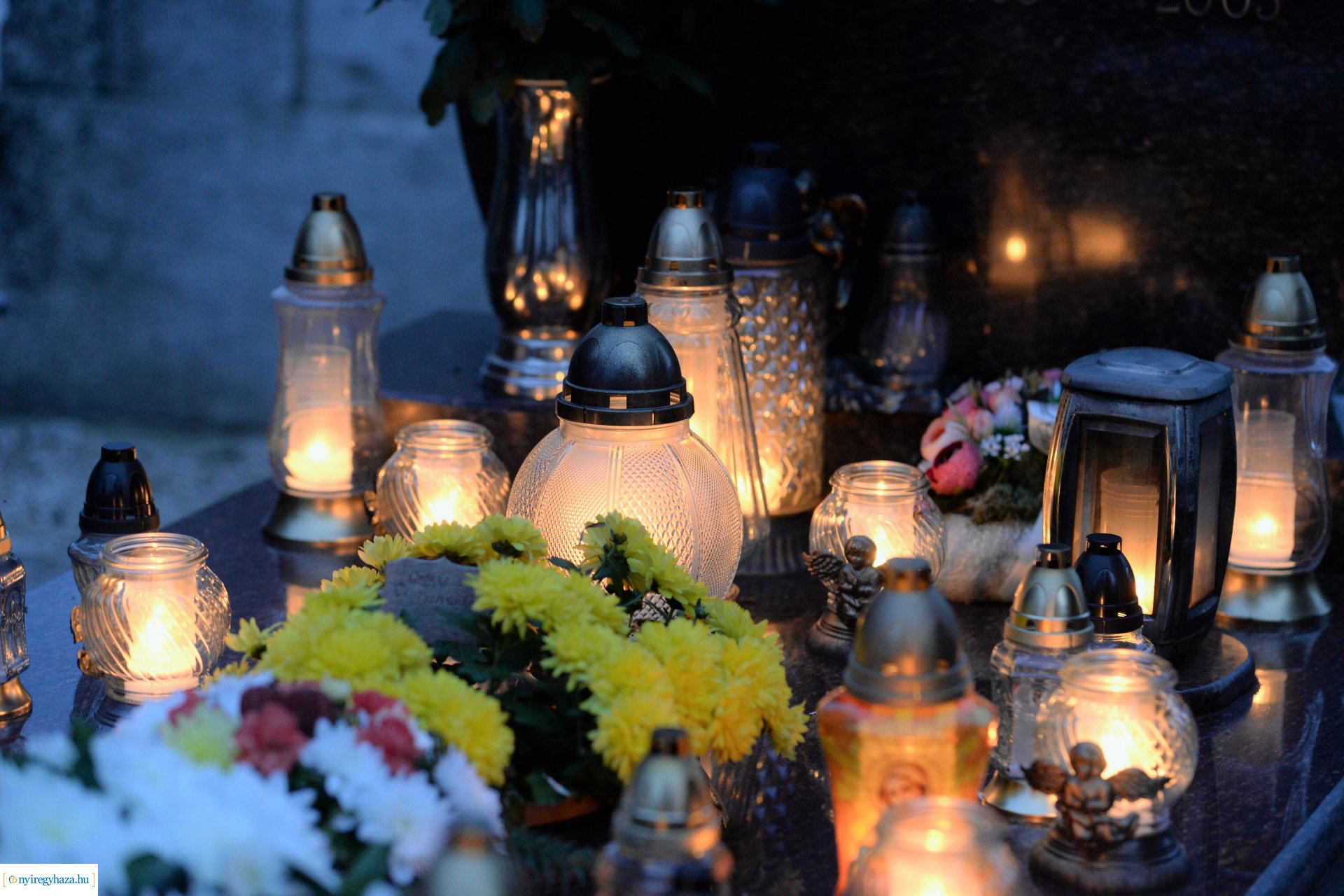 Az emlékezés fényei Mindenszentek napján