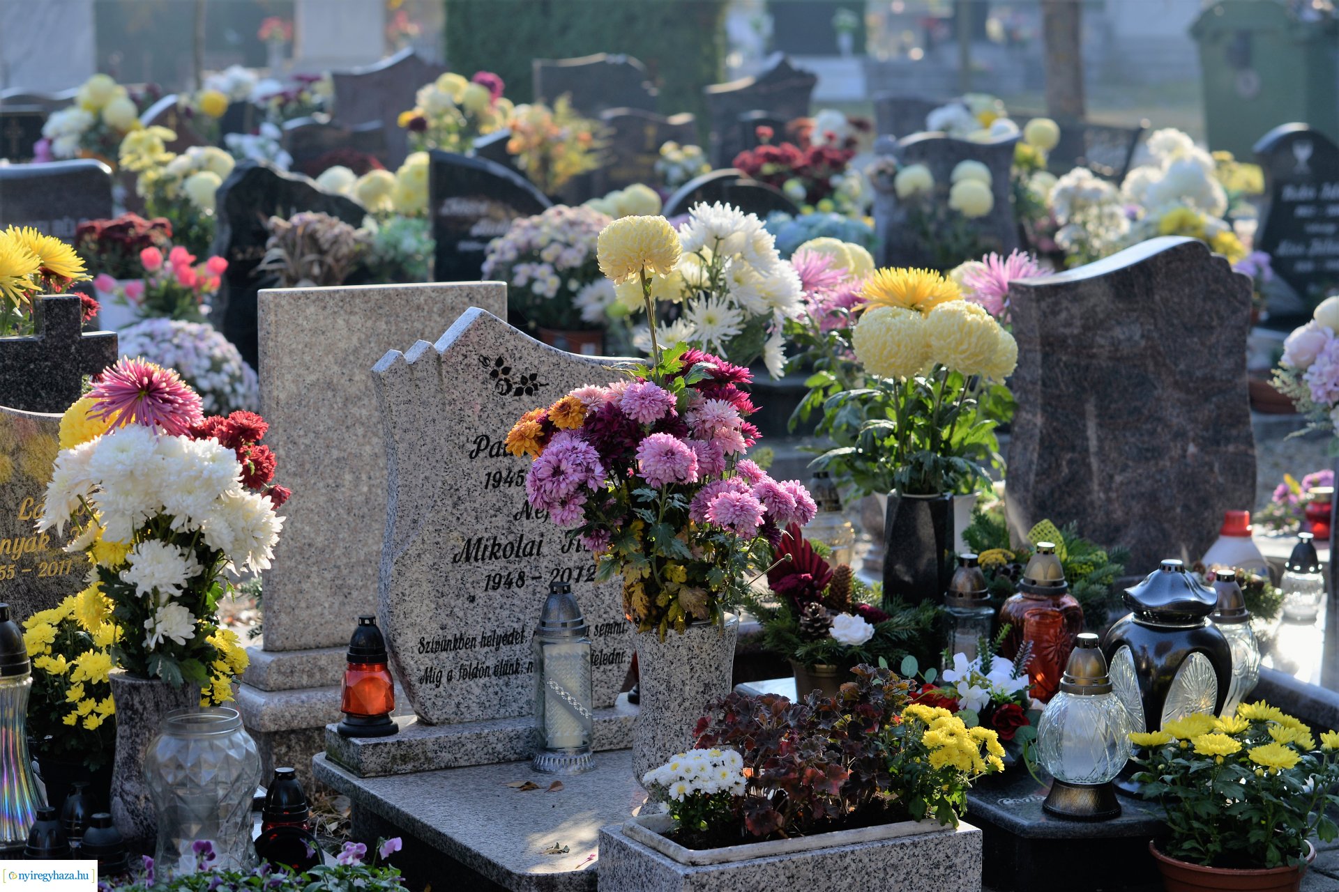 Az emlékezés virágai az Északi temetőben