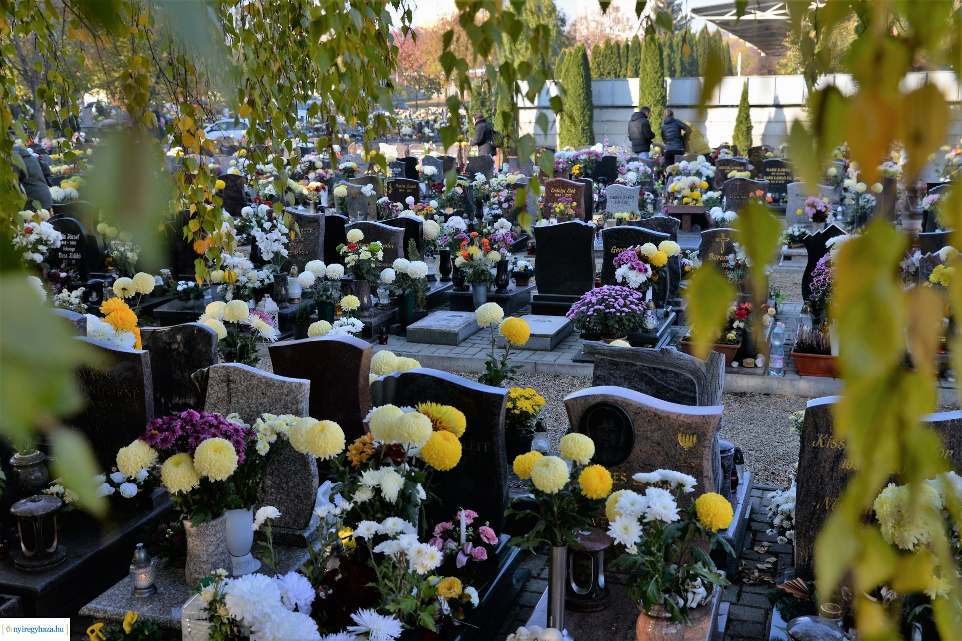 Az emlékezés virágai az Északi temetőben