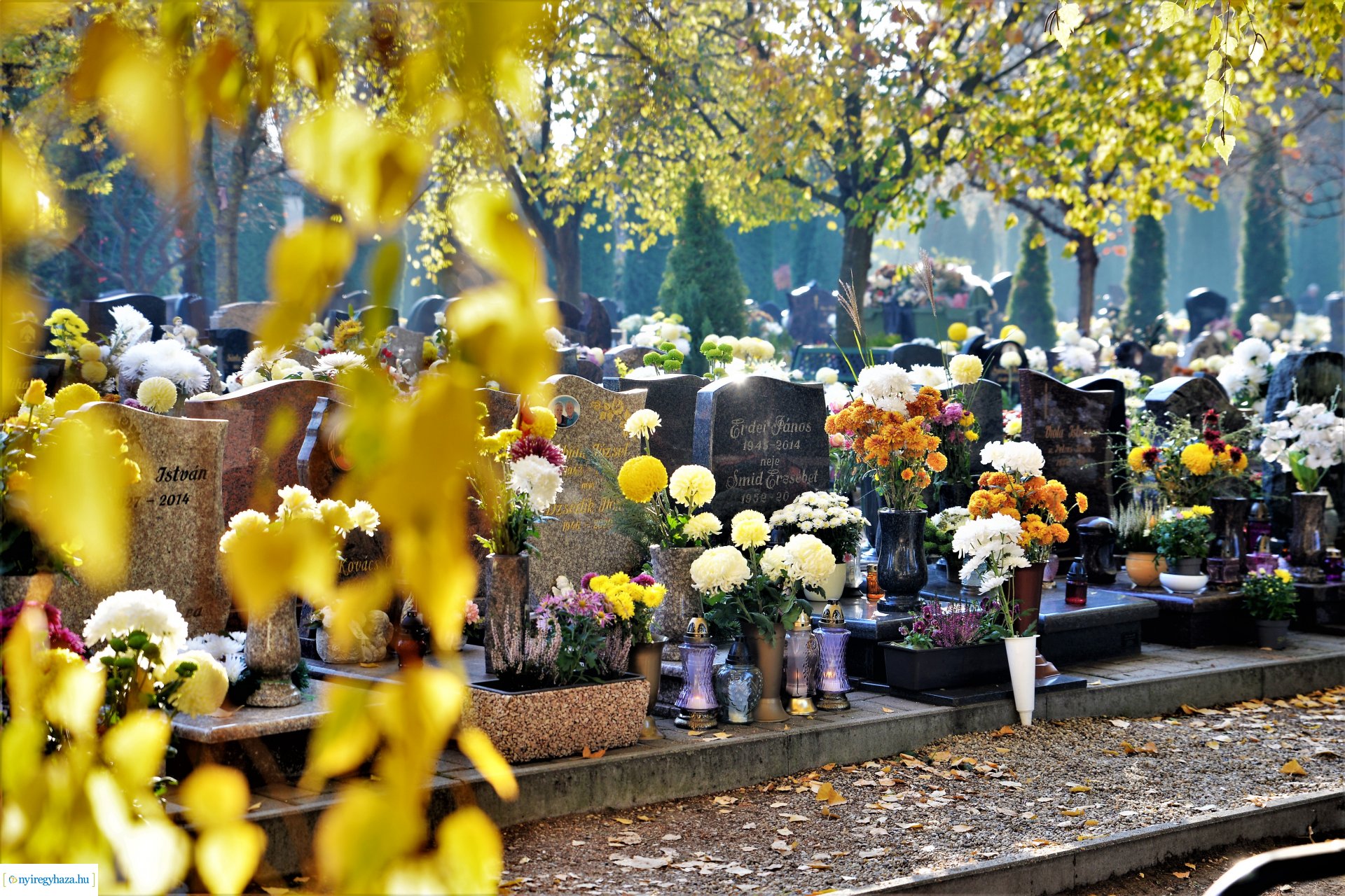 Az emlékezés virágai az Északi temetőben
