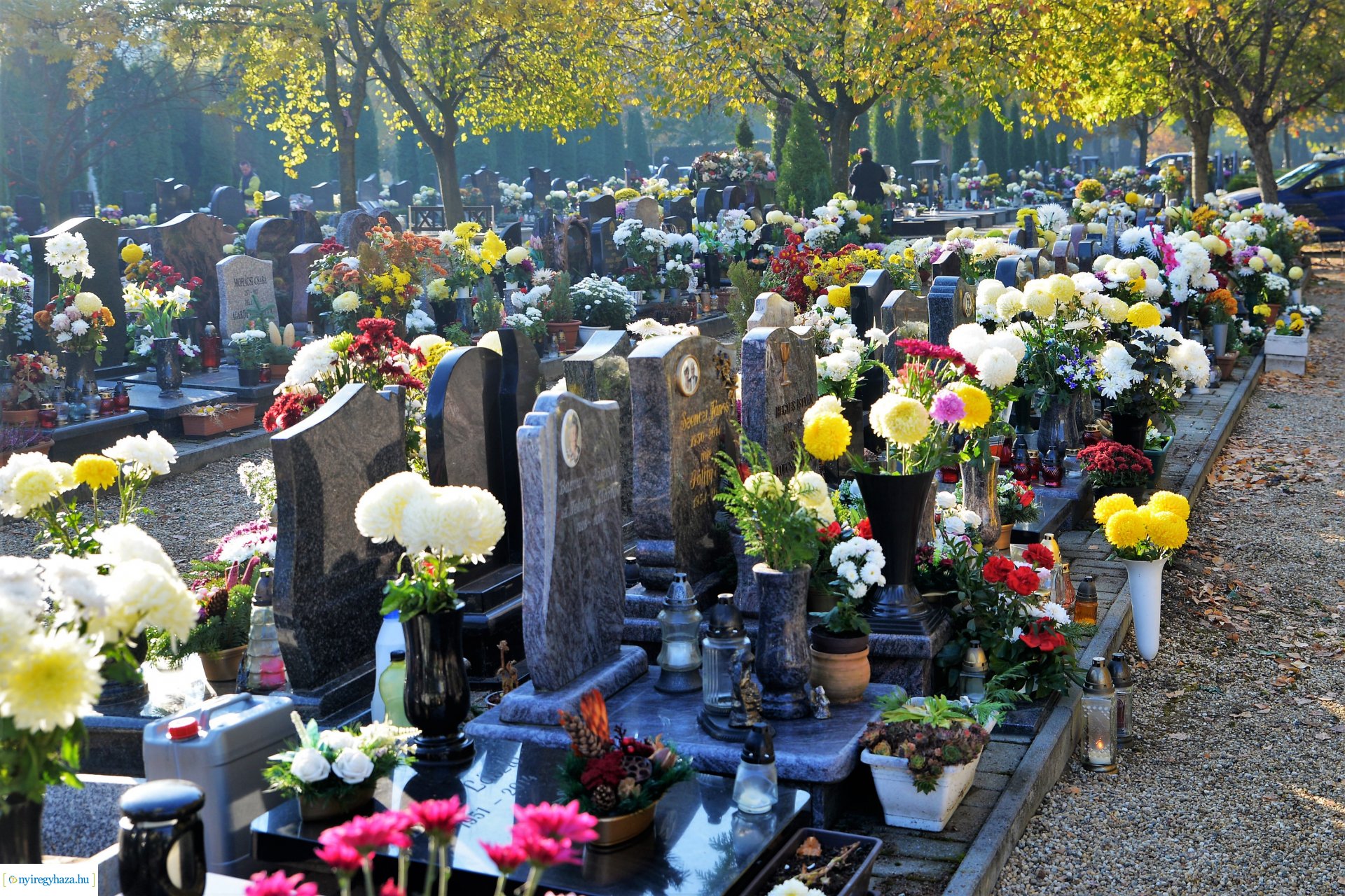 Az emlékezés virágai az Északi temetőben