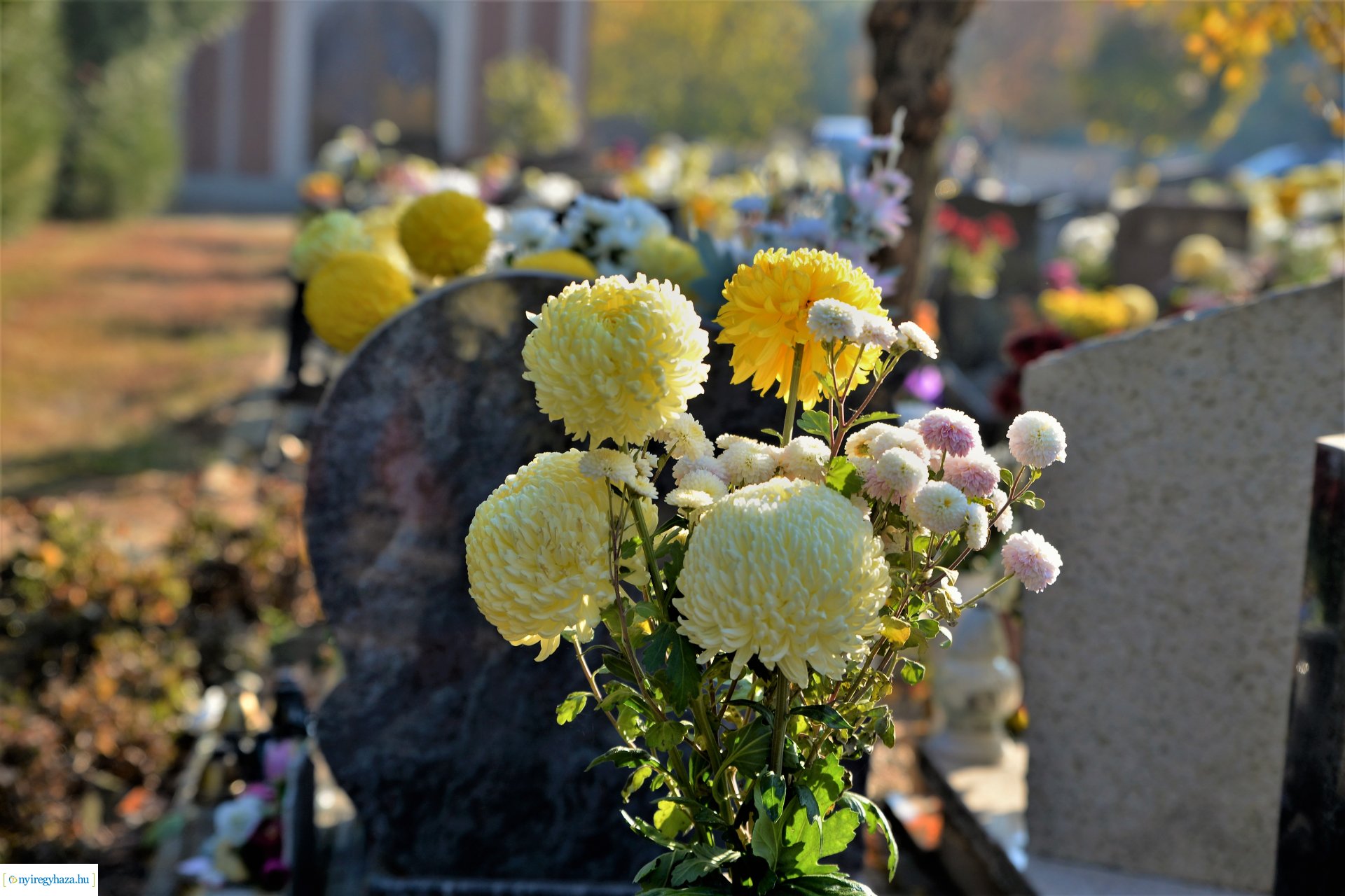 Az emlékezés virágai az Északi temetőben
