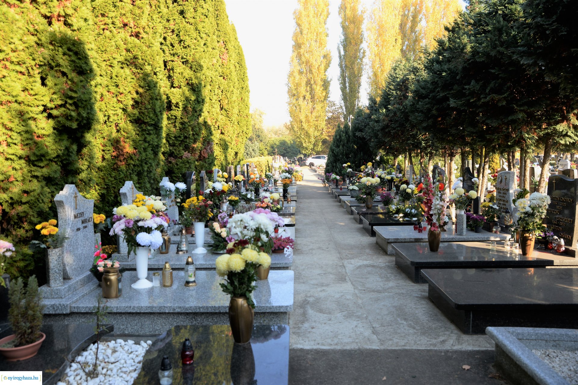 Az emlékezés virágai az Északi temetőben