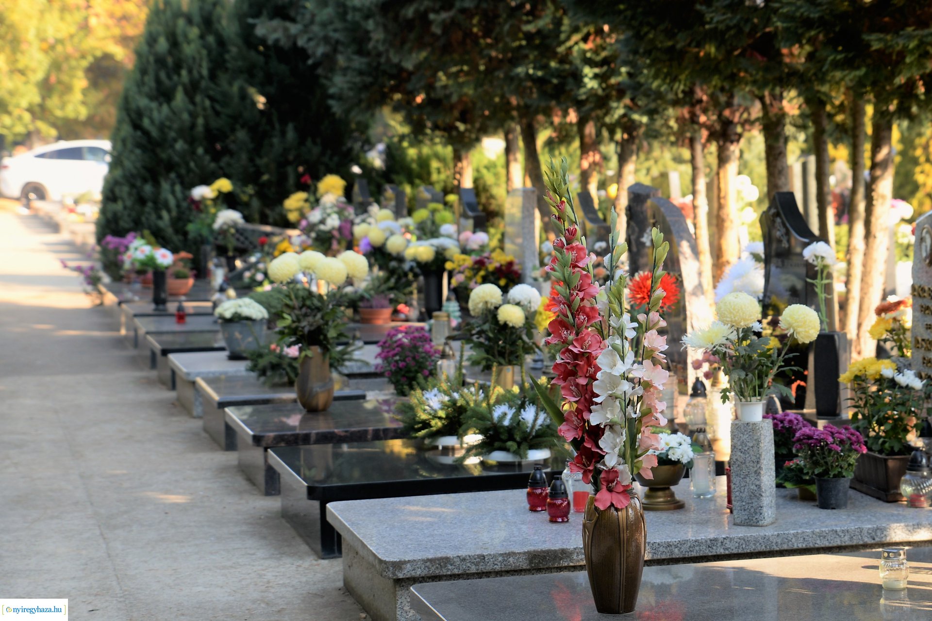 Az emlékezés virágai az Északi temetőben