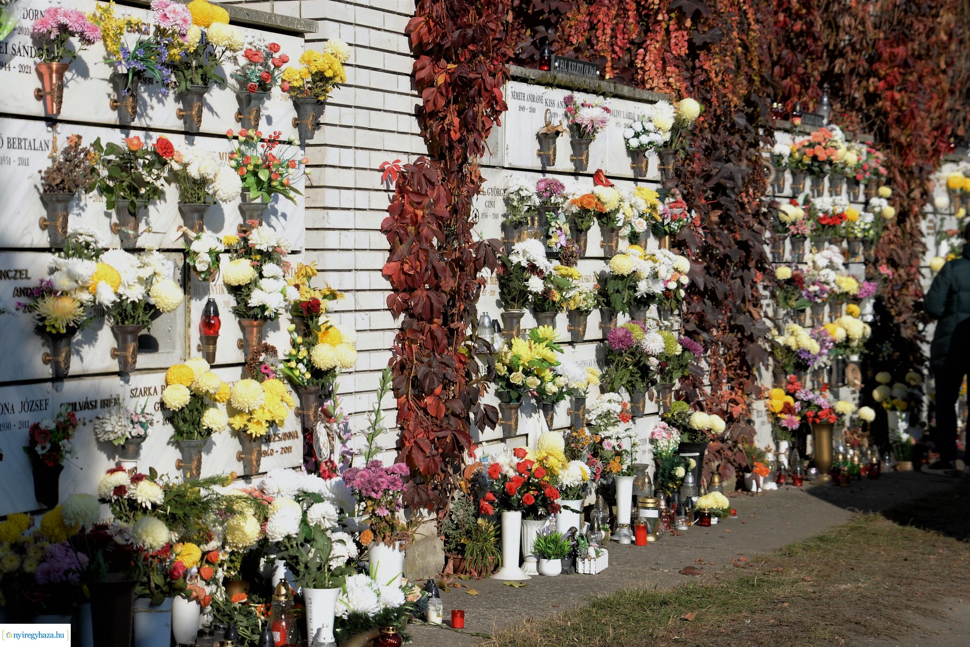 Az emlékezés virágai az Északi temetőben