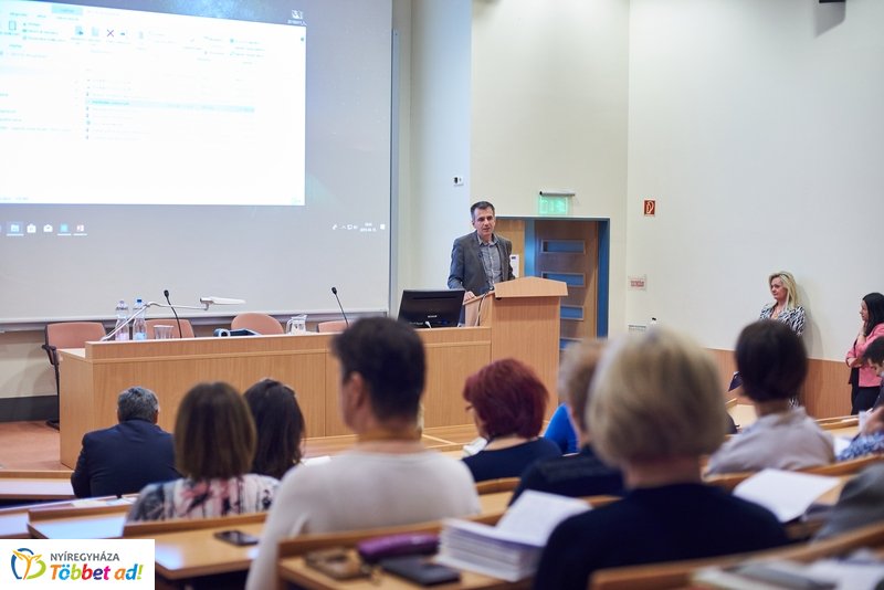 Az én könyvtáram előadás