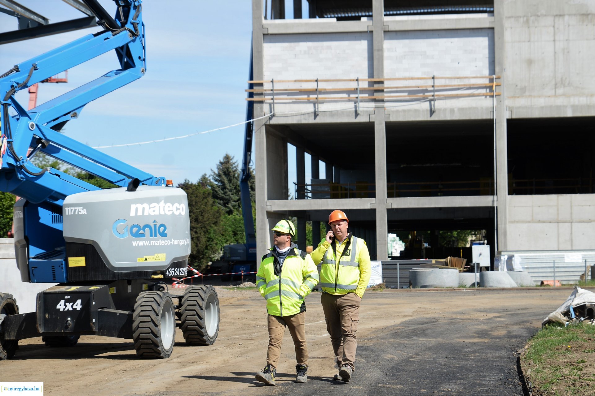 Az épülő Atlétikai Centrum bejárása