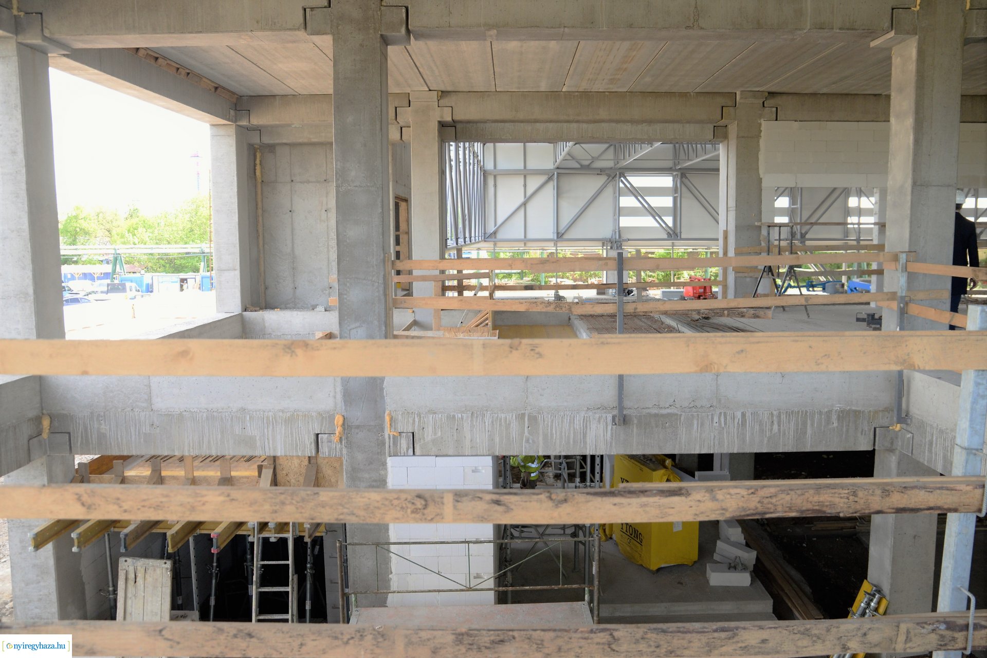 Az épülő Atlétikai Centrum bejárása