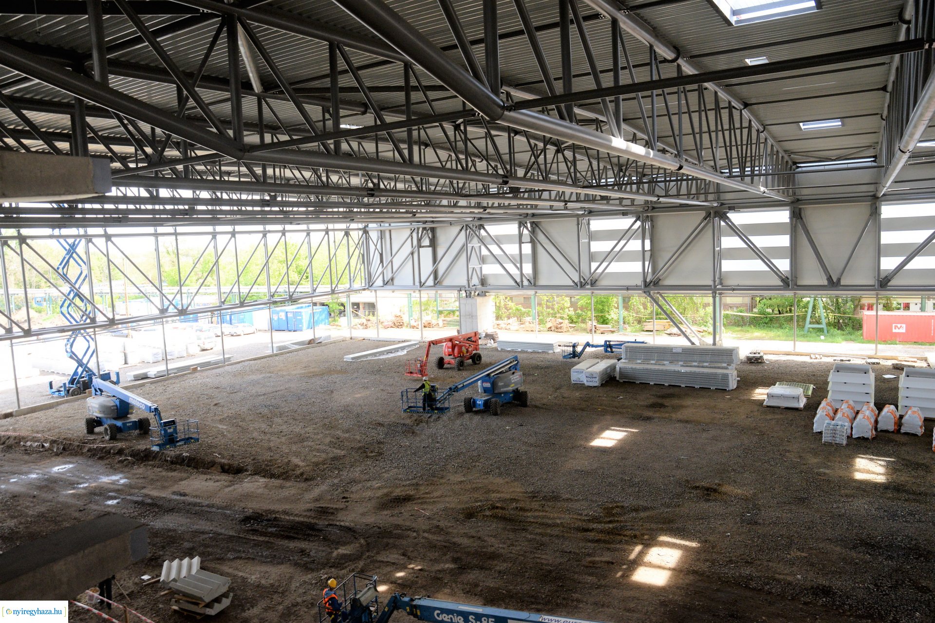 Az épülő Atlétikai Centrum bejárása