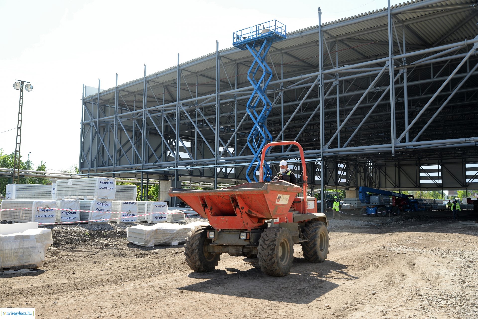 Az épülő Atlétikai Centrum bejárása