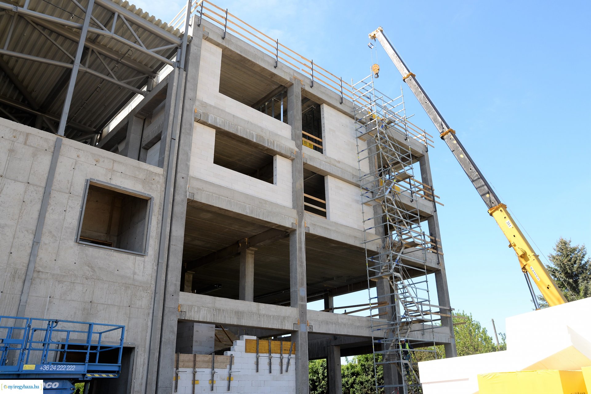 Az épülő Atlétikai Centrum bejárása