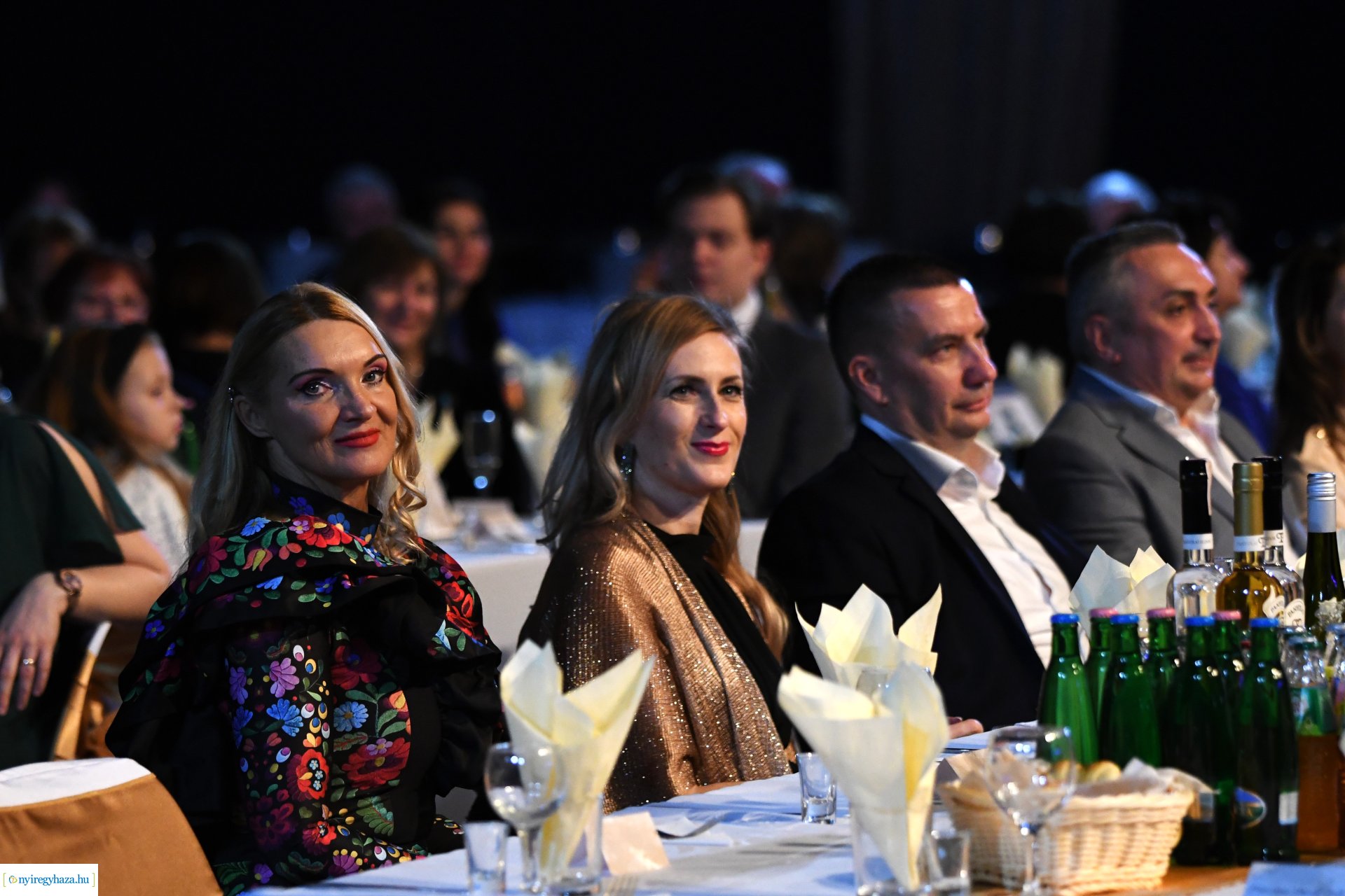 Az Eszterlánc óvoda gyermekeiért báloztak