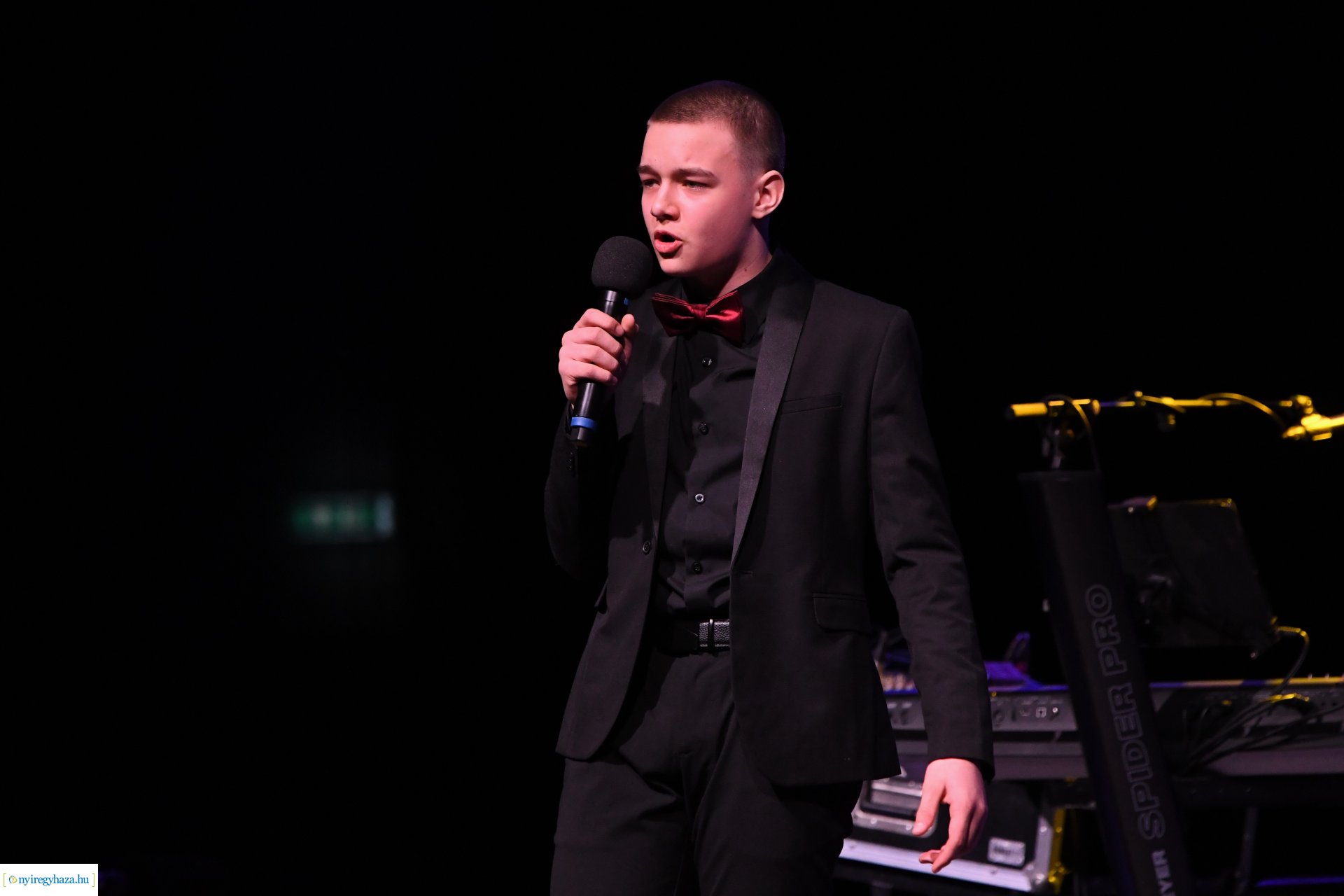 Az Eszterlánc óvoda gyermekeiért báloztak