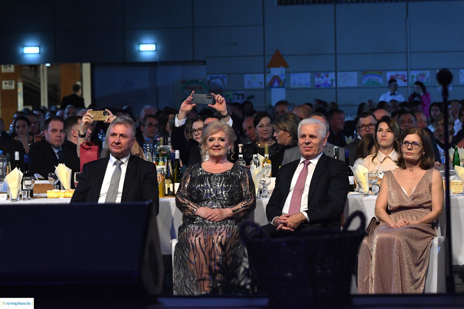 Az Eszterlánc óvoda gyermekeiért báloztak