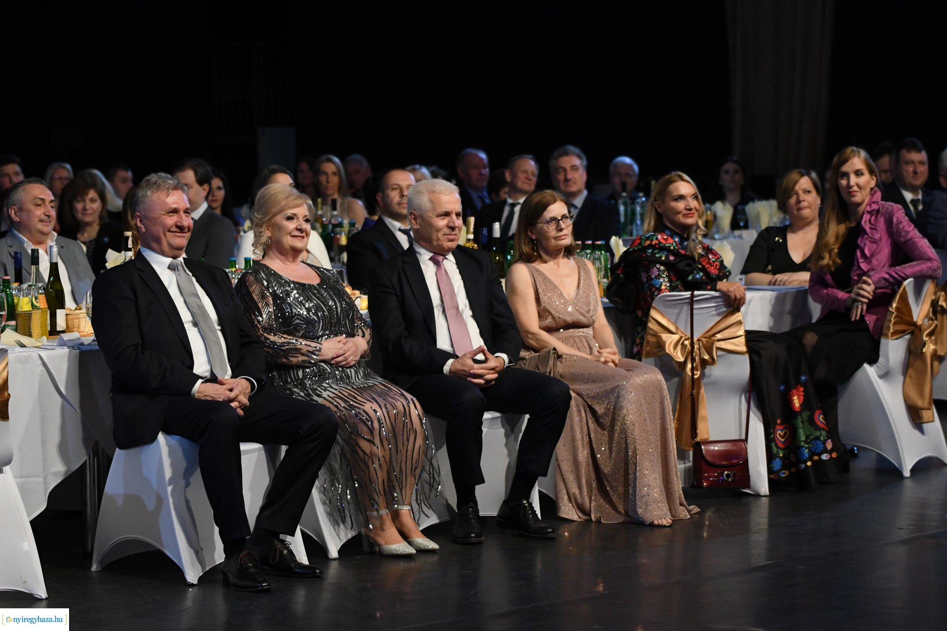 Az Eszterlánc óvoda gyermekeiért báloztak