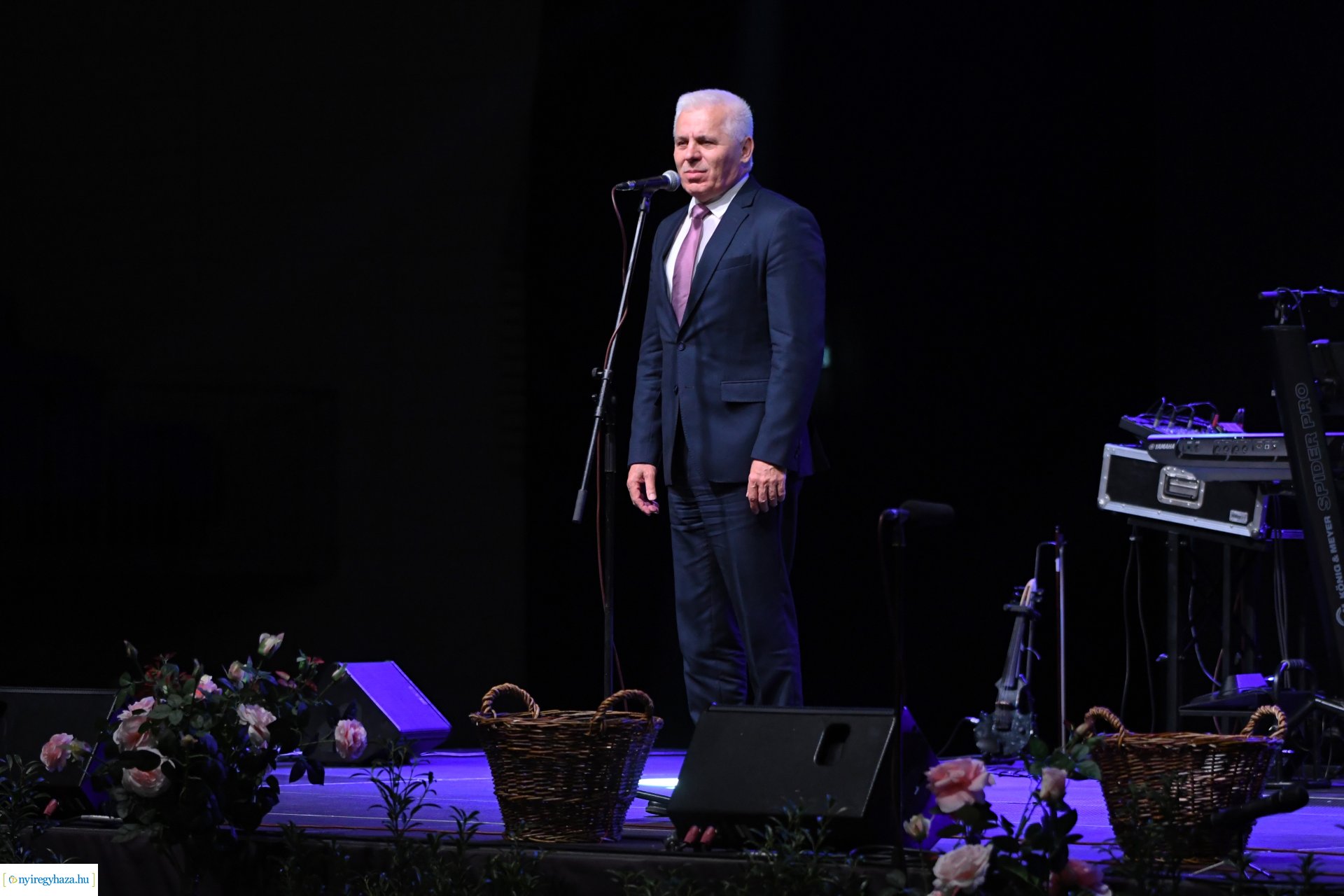 Az Eszterlánc óvoda gyermekeiért báloztak