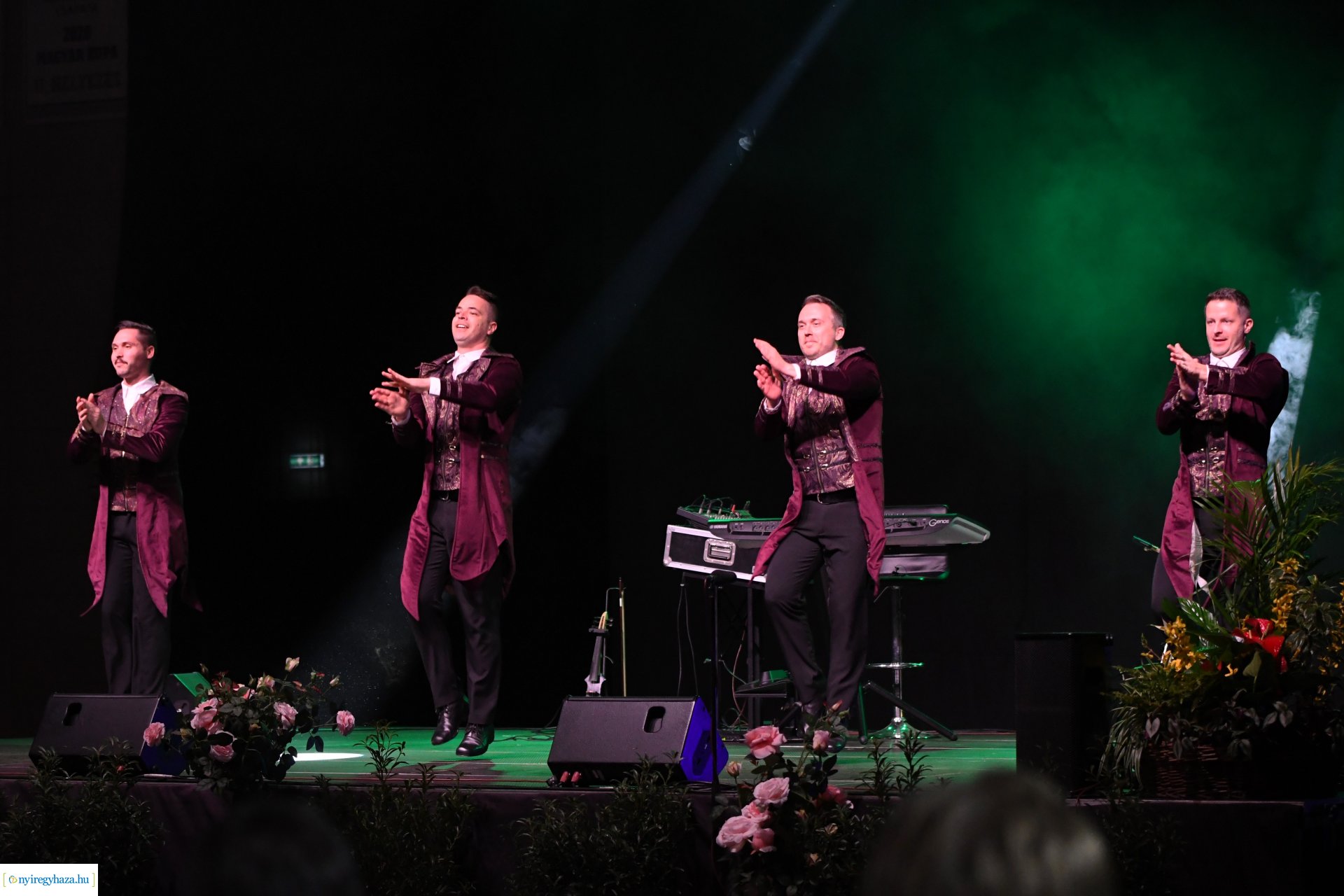 Az Eszterlánc óvoda gyermekeiért báloztak