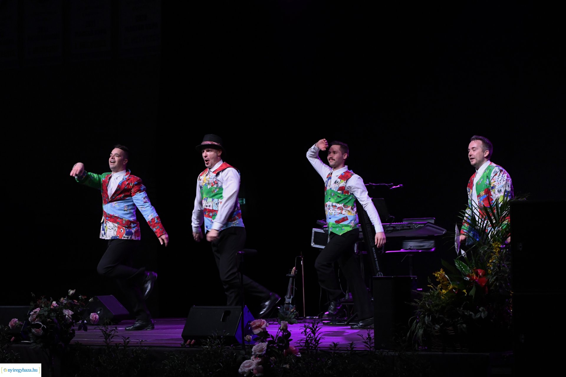 Az Eszterlánc óvoda gyermekeiért báloztak