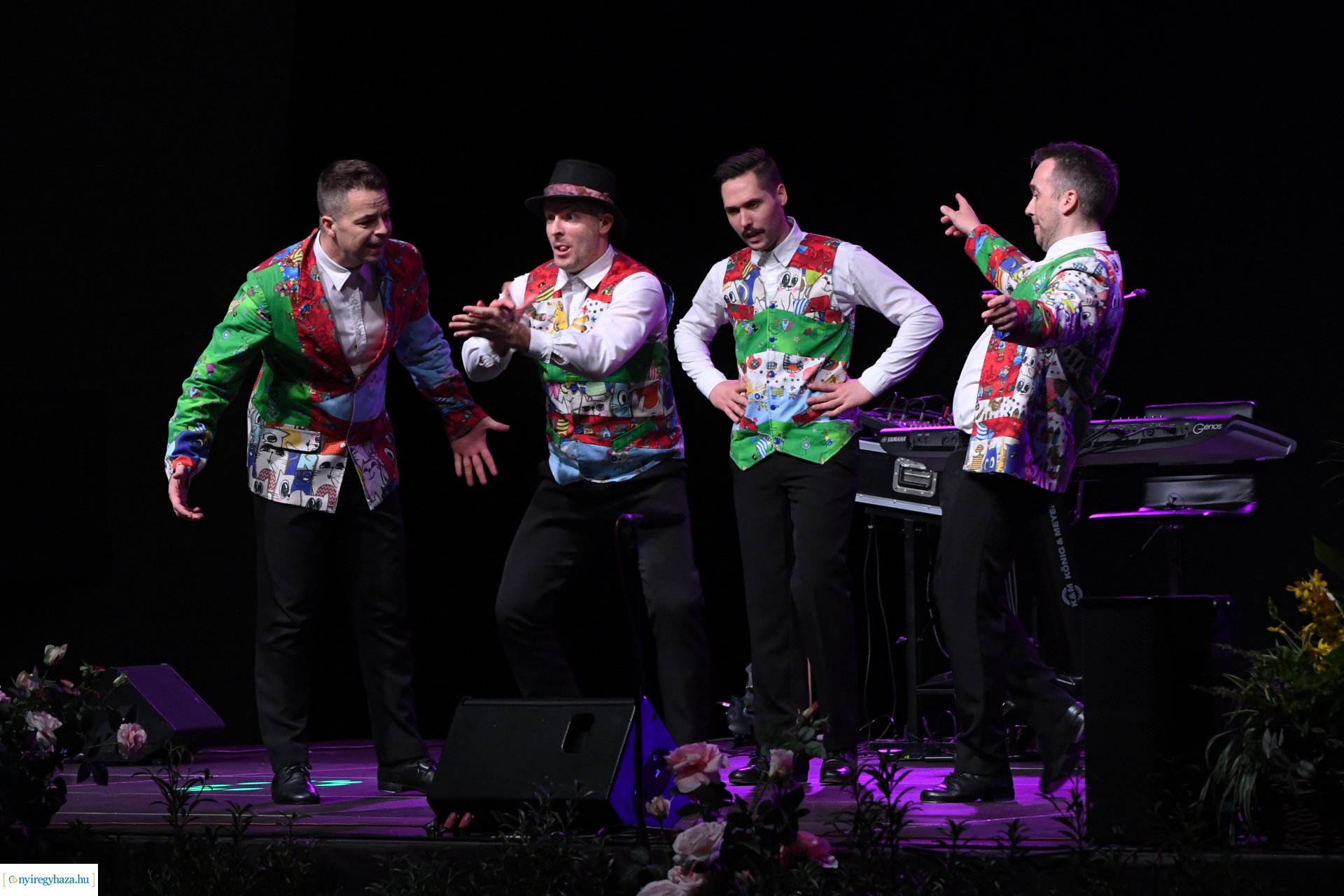 Az Eszterlánc óvoda gyermekeiért báloztak