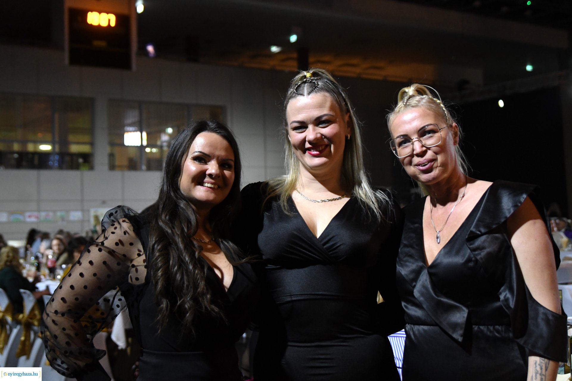 Az Eszterlánc óvoda gyermekeiért báloztak