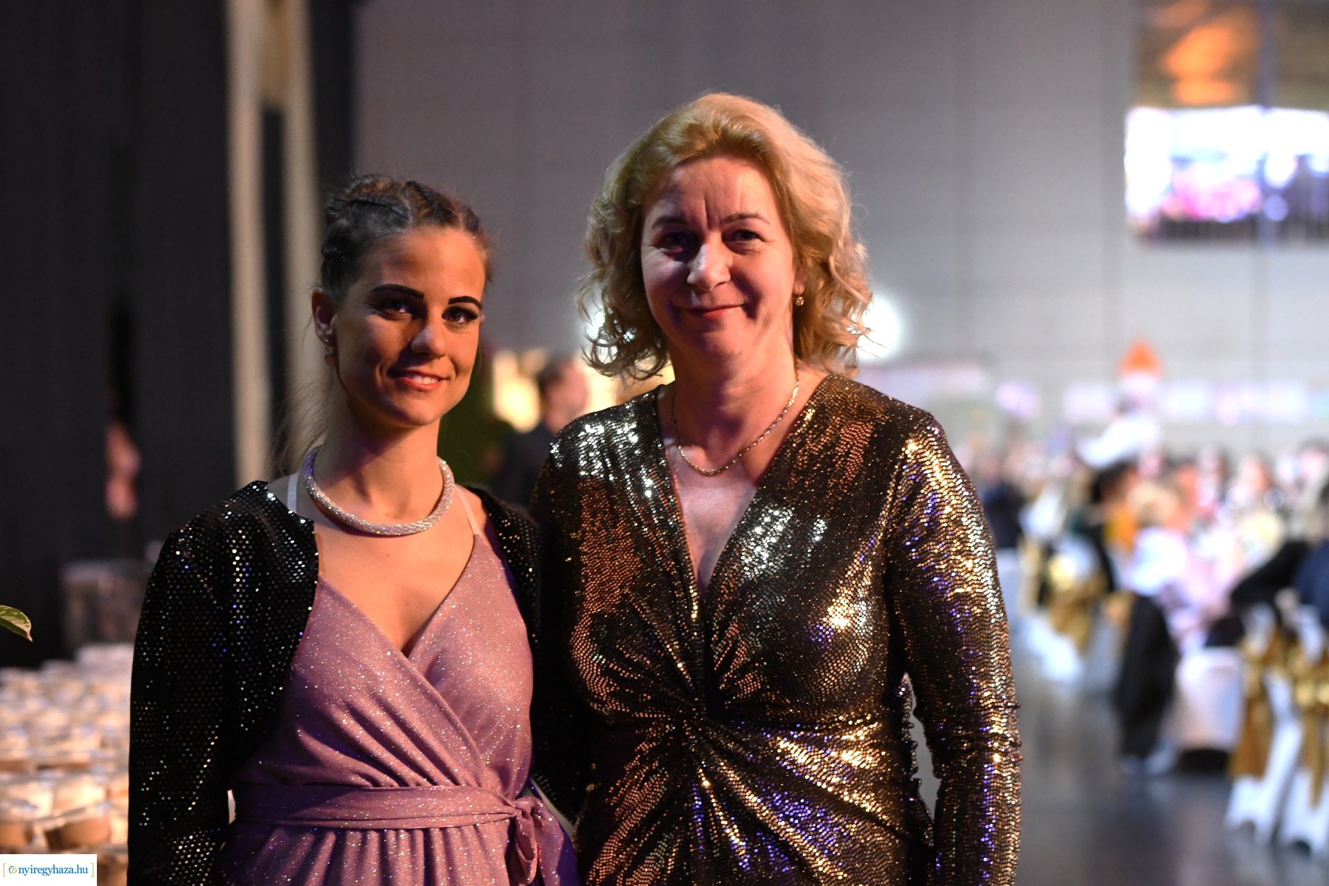 Az Eszterlánc óvoda gyermekeiért báloztak