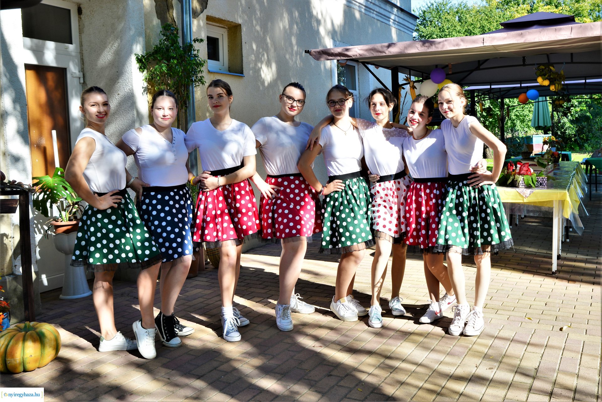 Az Idősek otthona lakóit köszöntötték Oroson